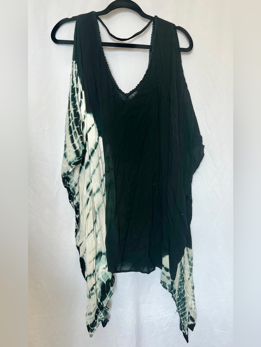 Women’s Black and White Tie-Dye Tunic